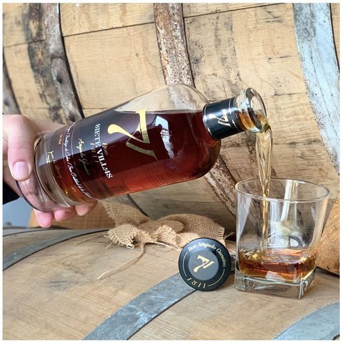 Spirituosen der Serie Siete Villas Rum