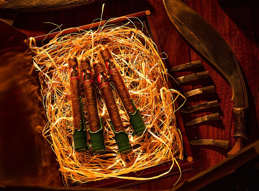 Gurkha Special Edition HMR His Majesty's Reserve Kiste offen