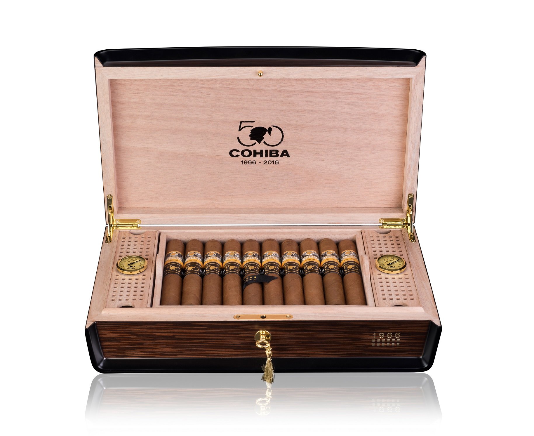 Cohiba Anniversary Majestuosos 1966 Humidor offen