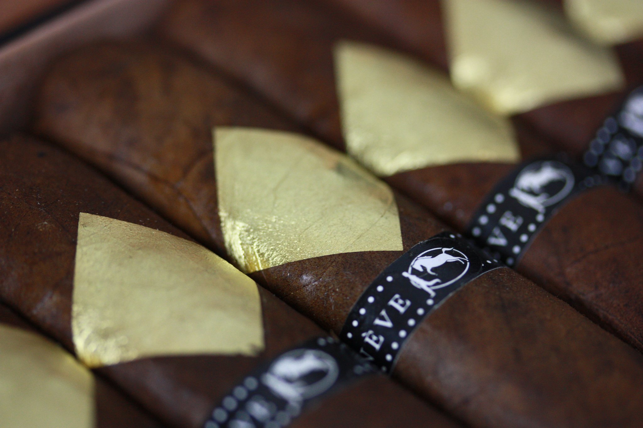 Cavalier Genève Black Series II Toro Gordo Detailbild