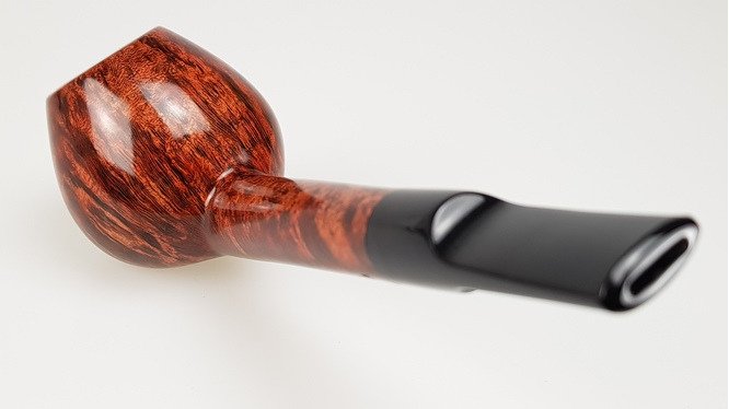 Sara Eltang Long Shanked Apple (Interne Nr.16757) seite