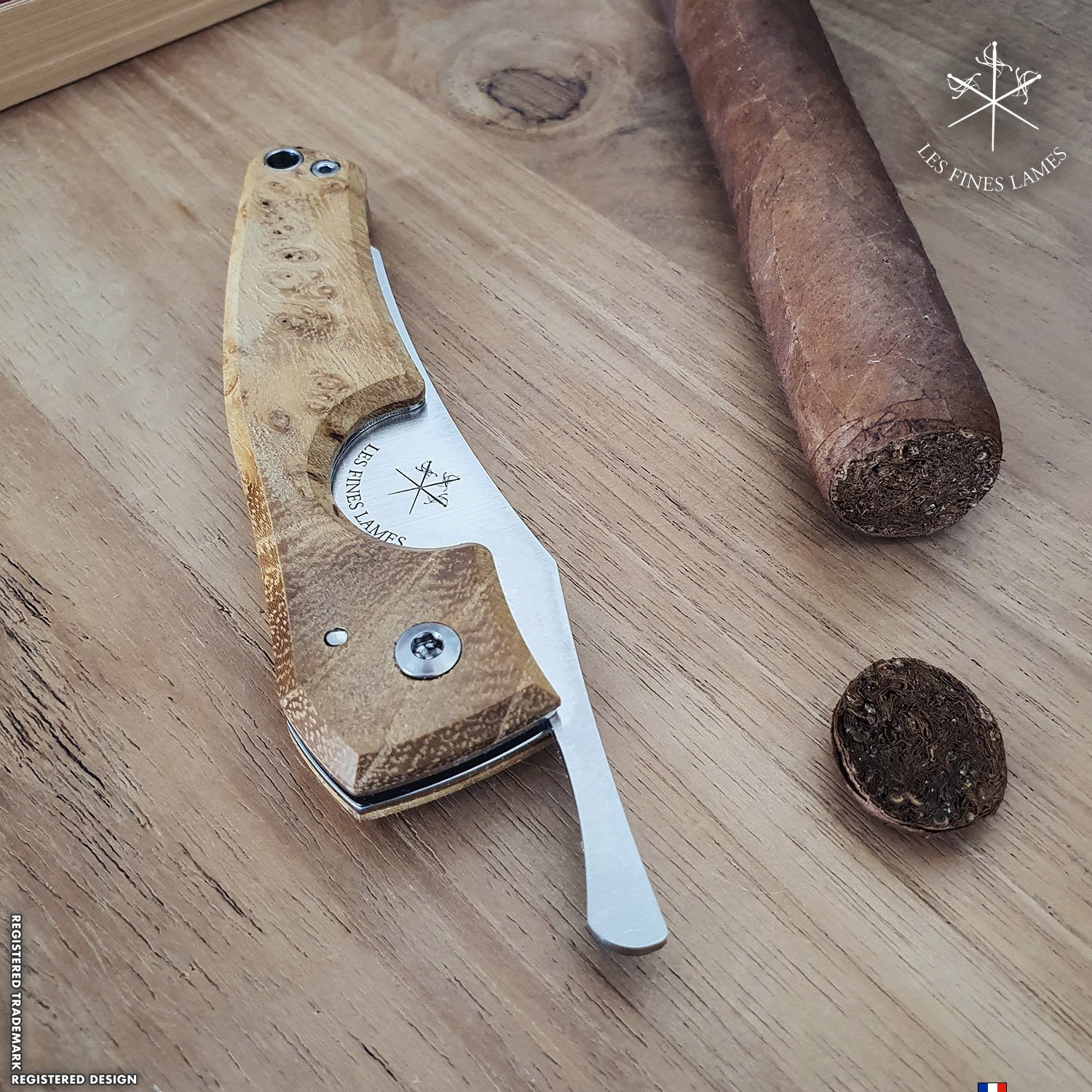 Les Fines Lames Zigarrenmesser Le Petit Compass Nicaragua Acacia Burl Stimmungsbild 4