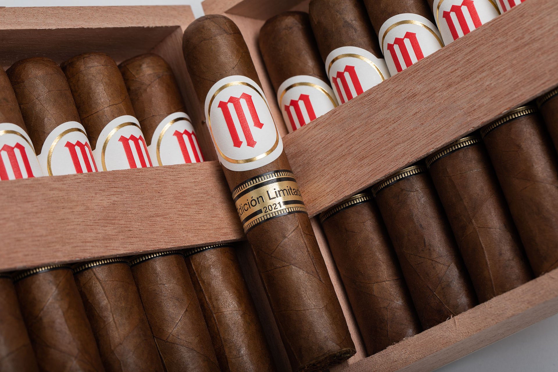 Crowned Heads Mil Dias Magicos Limited Edition 2021 Detailbild Deckblätter