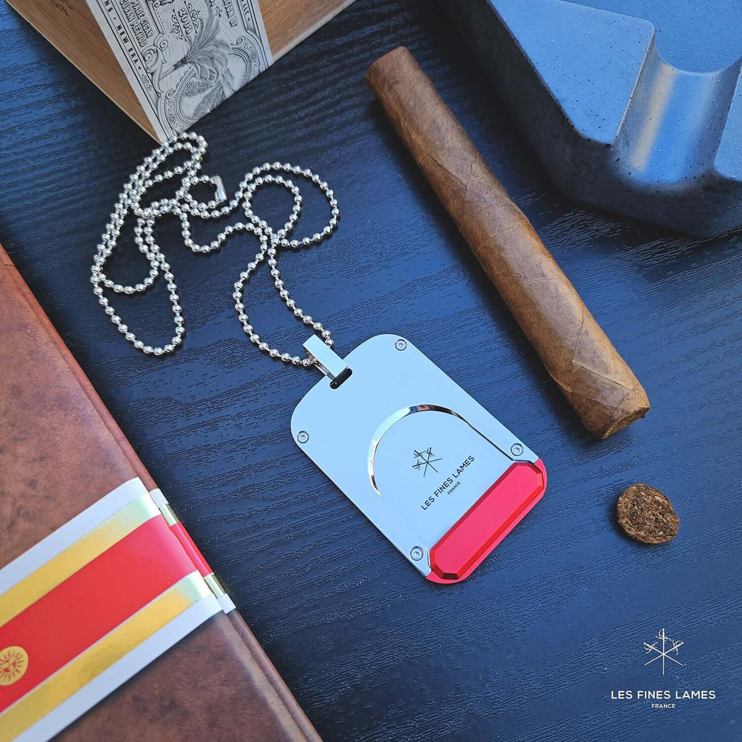 Les Fines Lames Le Tag (Cutter mit Kette) Rot (16979)_03