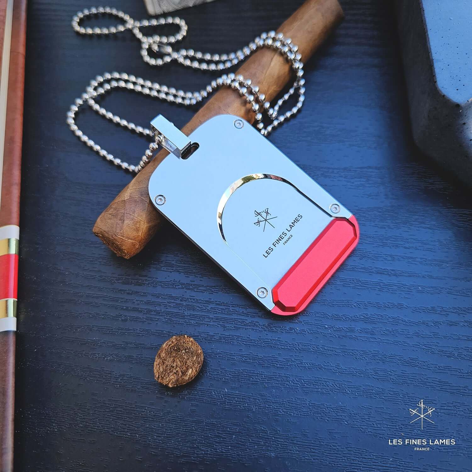 Les Fines Lames Le Tag (Cutter mit Kette) Rot (16979)_05