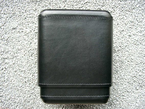 Guy Janot Cigarrenetuis Havanna Schwarz mit Zedernholzinnenwand 5er Double-Coron