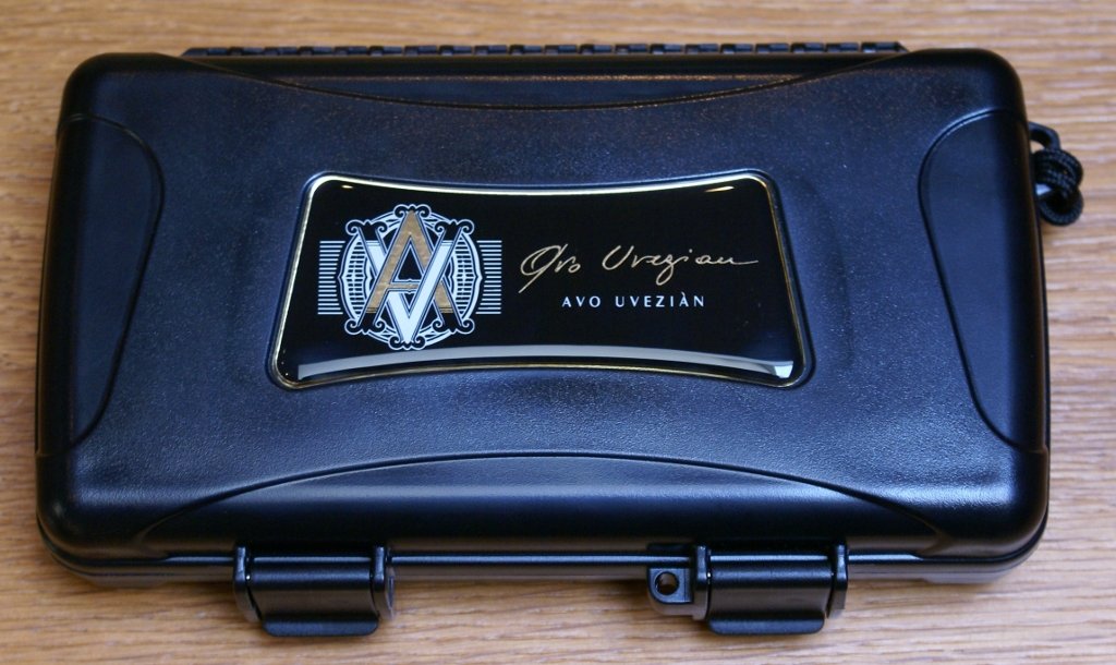 Xikar Reise-Humidore AVO Uvezian Reisehumidor für 5 Cigarren