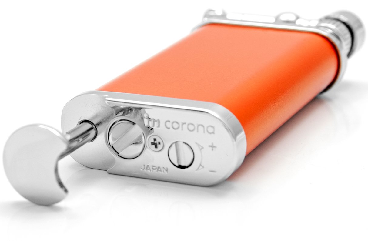 Corona Old Boy Classic (64-3107) Verchromtes Messing orange (15062) liegend