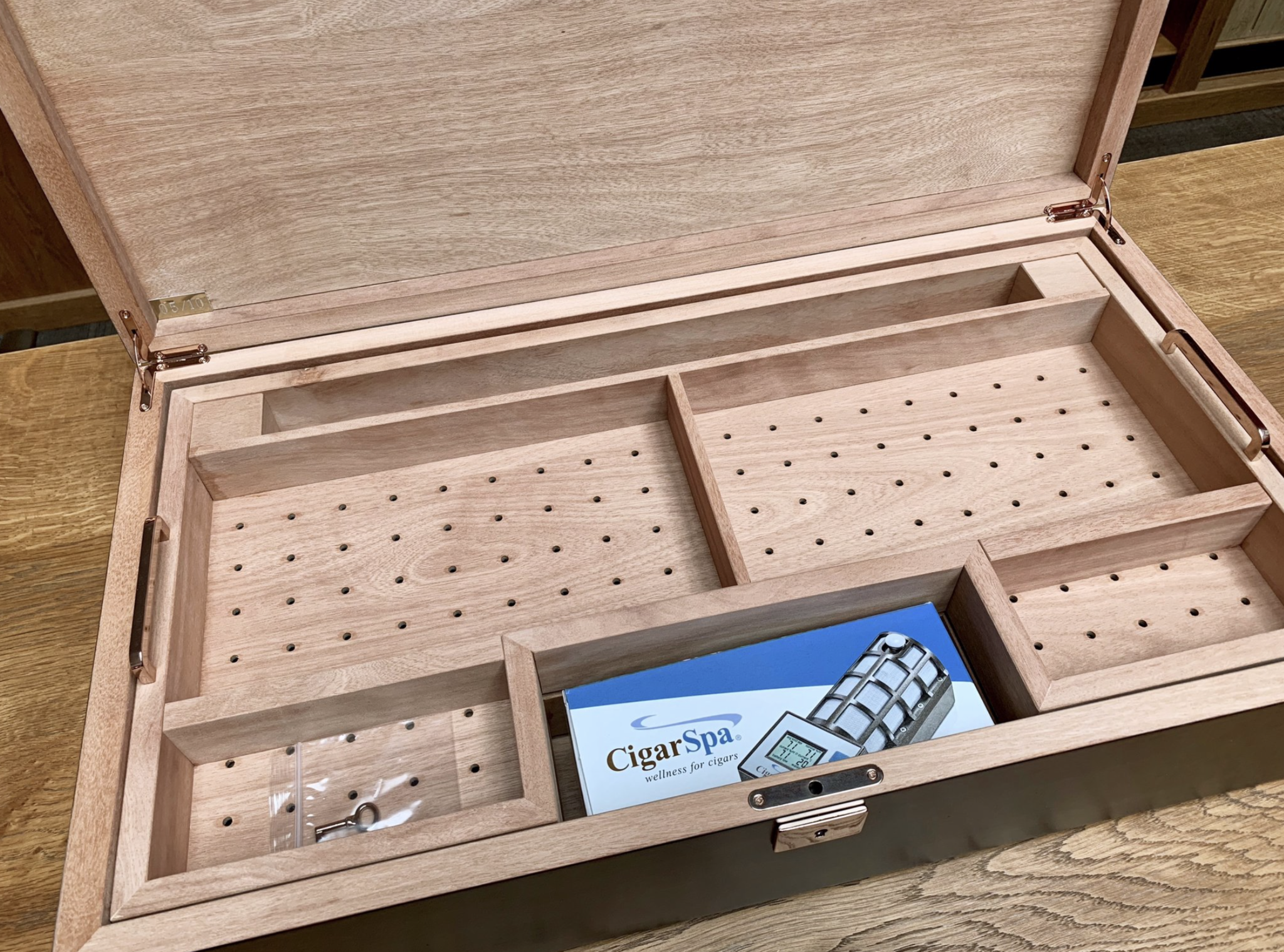 La Aurora Limited Editions Hors D'Age Humidor Zigarrenhumidor Innenansicht